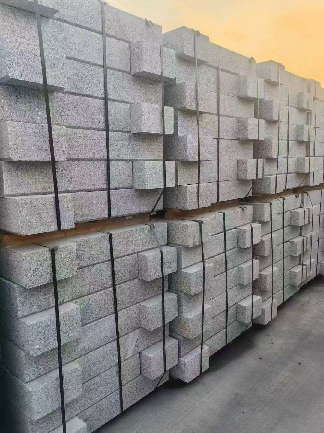 上饶 芝麻白路沿石