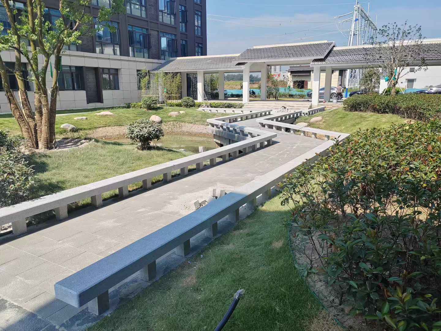 上饶 芝麻灰小区坐凳&栏杆安装效果