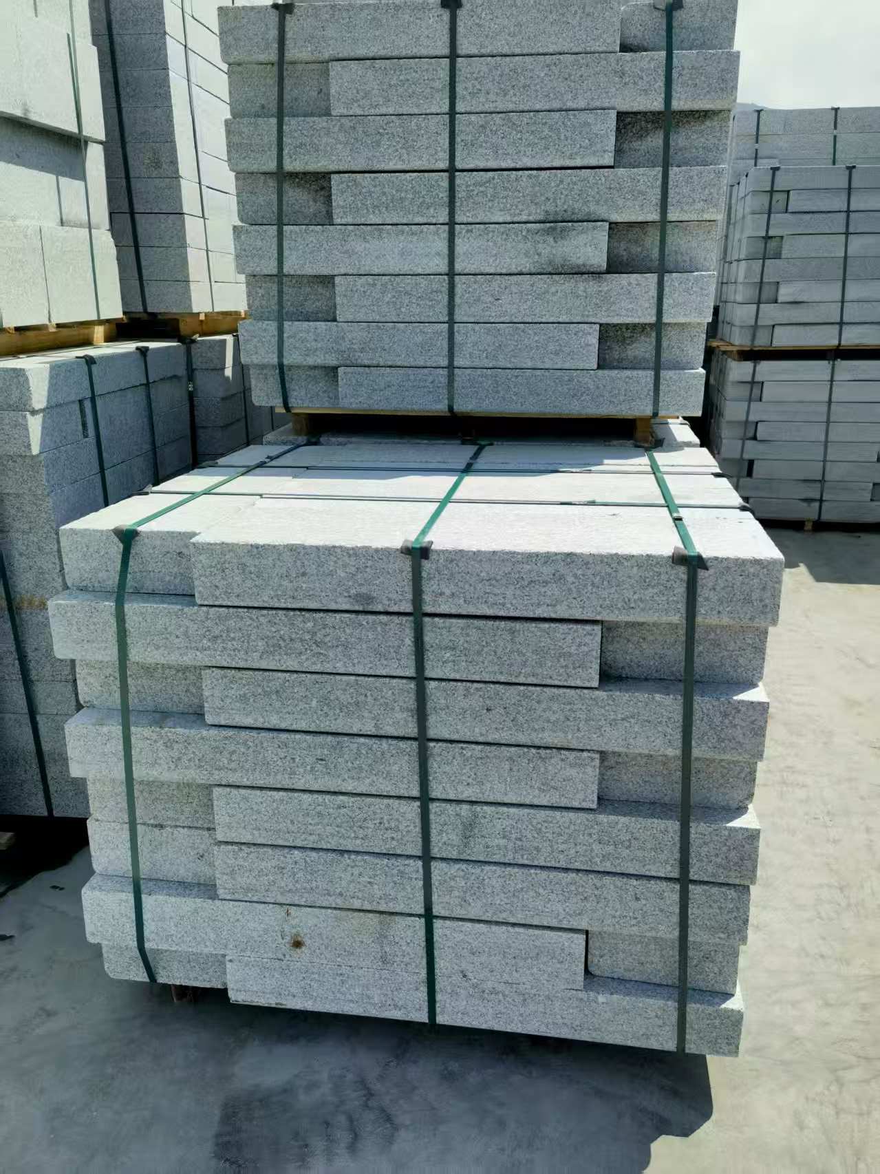 上饶 芙蓉白花岗岩路沿石、平石尺寸标准，色泽均匀