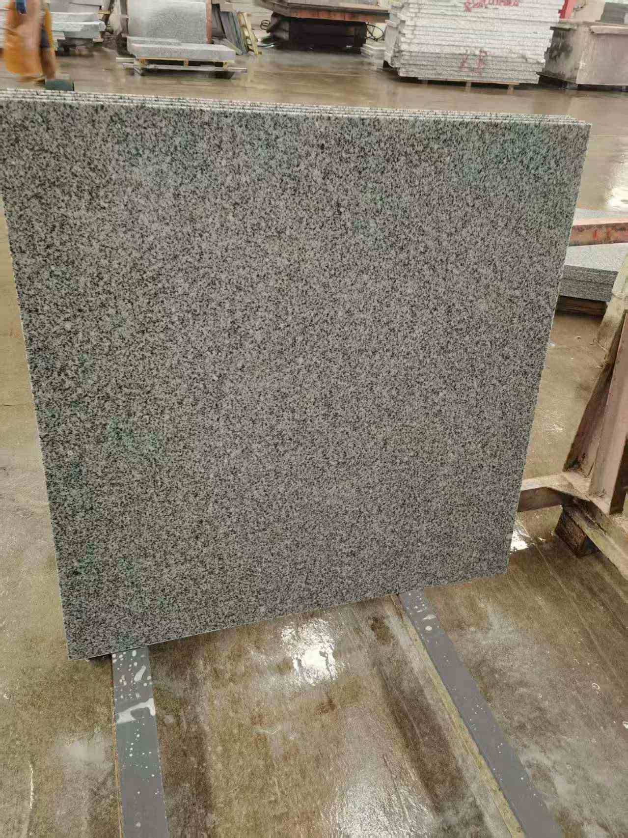 上饶 芝麻白光面900*900，高地铁标准